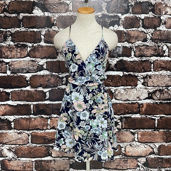 The Boulevard Dress Mini Blue Pink Floral Print Backless Size Medium - Picture 1 of 12
